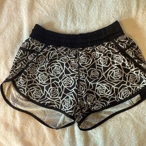 LULU LEMON SHORTS